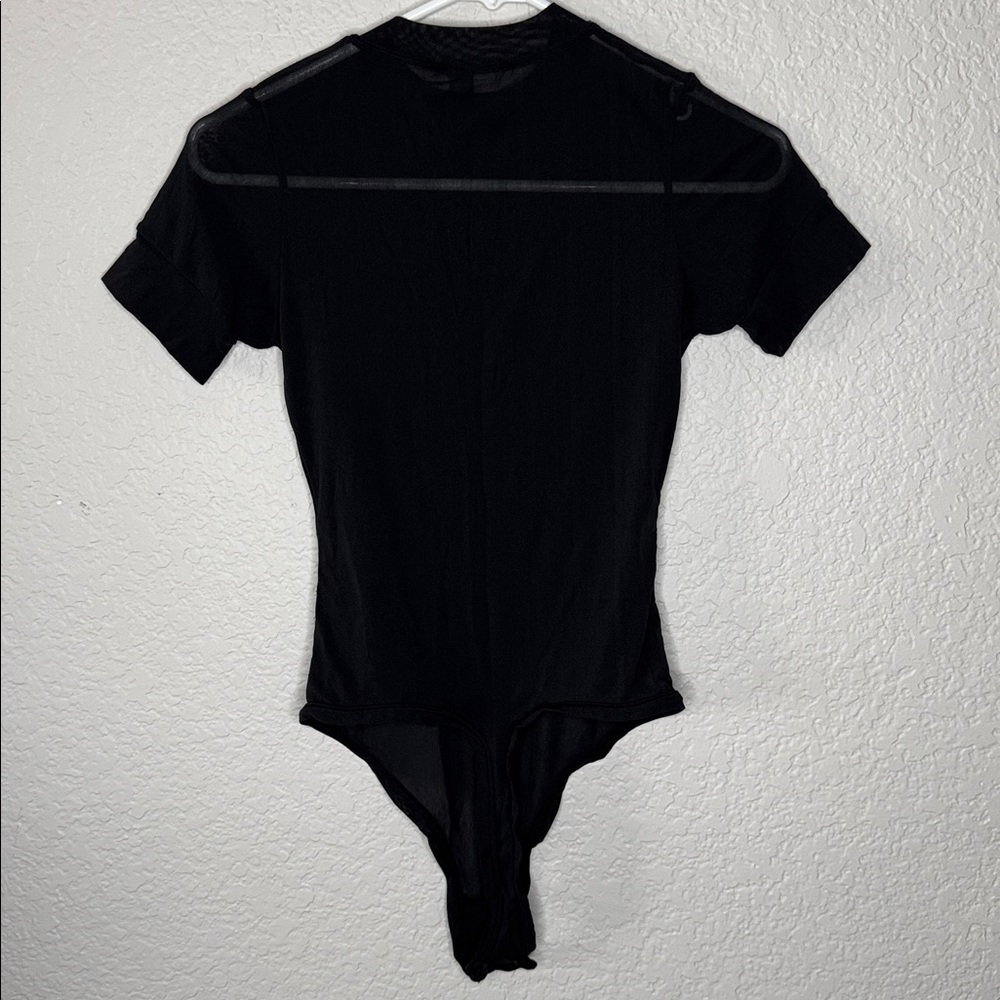 SKIMS Summer Mesh T Shirt Thong Bodysuit Size Large Onyx - Picture 5 of 6